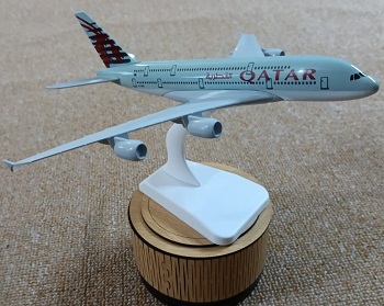 Dummy biman / Aircraft Qatar Airways Airbus A380 QA001