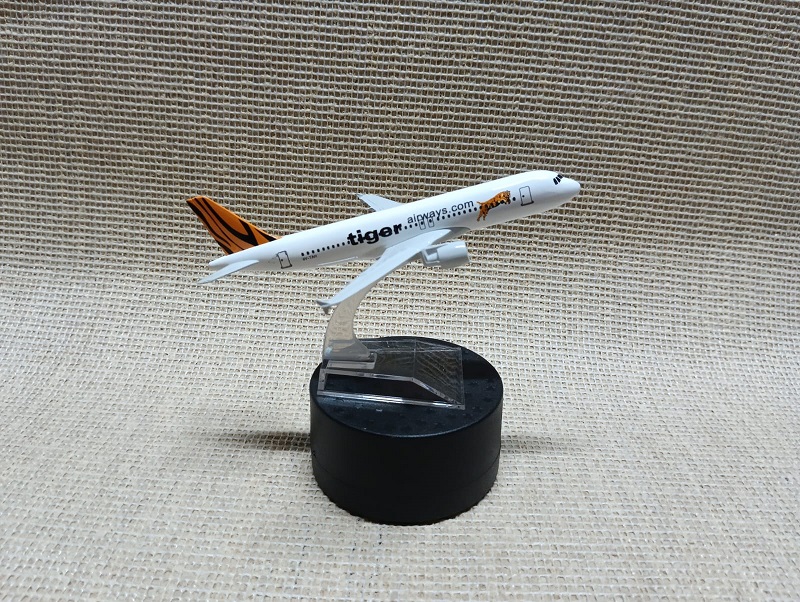 Dummy Biman / Aircraft Tiger Airways.com Boeing TIGER001
