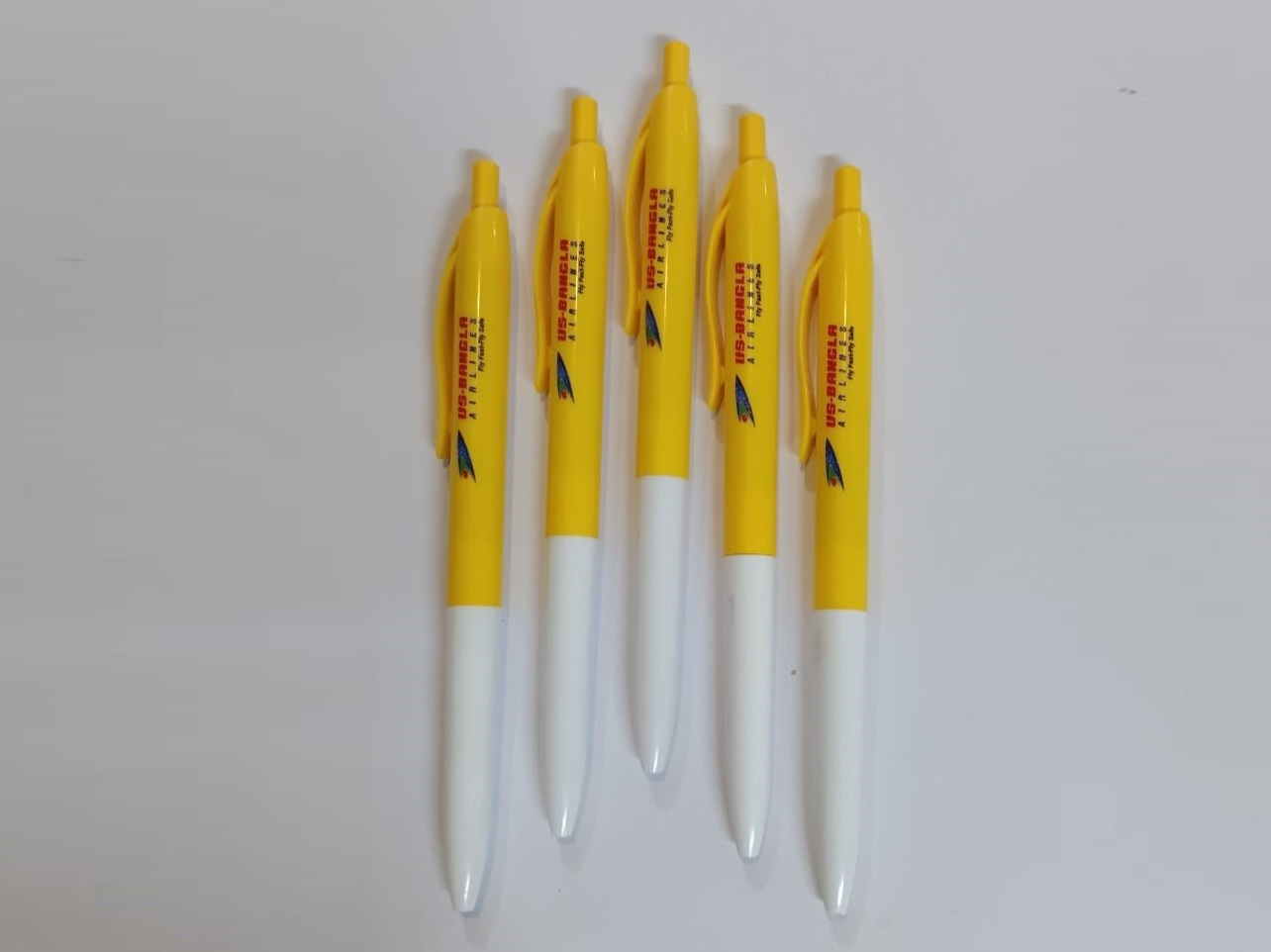 Retractable Ball Pen Black Ink Package of 05 Pcs BPEN007