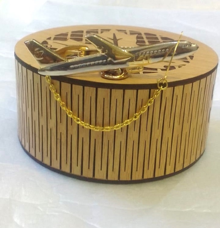 Tie Clip in Golden color Better Quality Metal with box T002