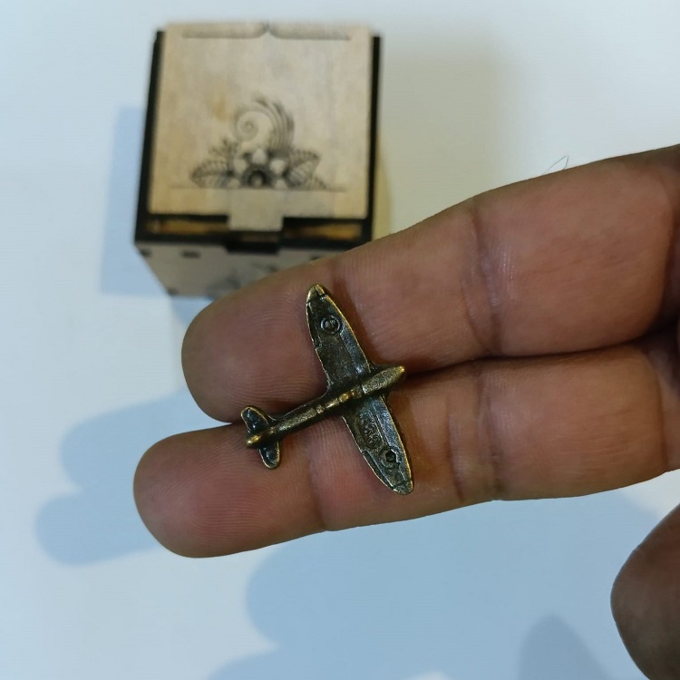 Coat pin Antic color Best Quality Metal with Box ET004