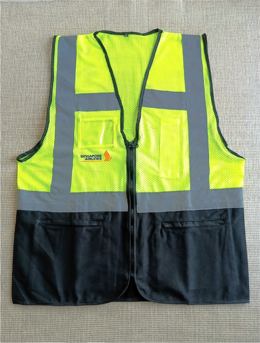 Singapore Airlines Reflects light Official Two chain pockets Apron VEST062