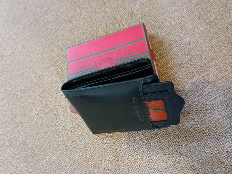 Fashionable 100% Premium Leather Wallet WGL126