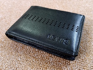 Levis 100% Genuine Leather Wallet BLACK2
