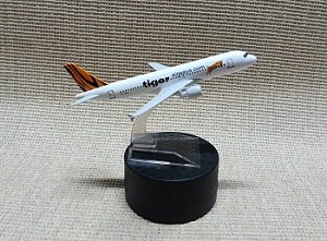 Dummy Biman / Aircraft Tiger Airways.com Boeing TIGER001