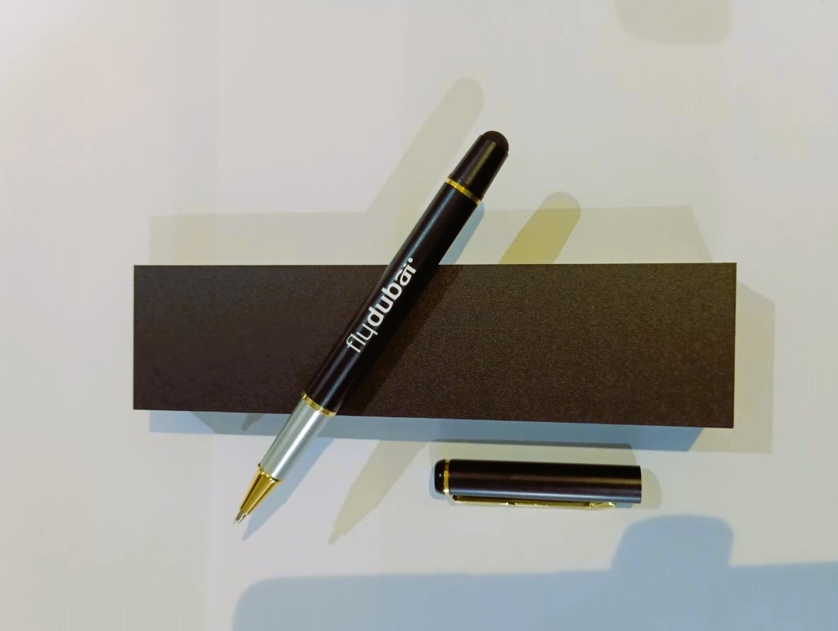 FLY DUBAI High-quality Metal Pen Premium Business Pen Comfort Grip Smooth Writing Ideal for Office Home Use Signature Pen with Stylus Attached DUBAI0013