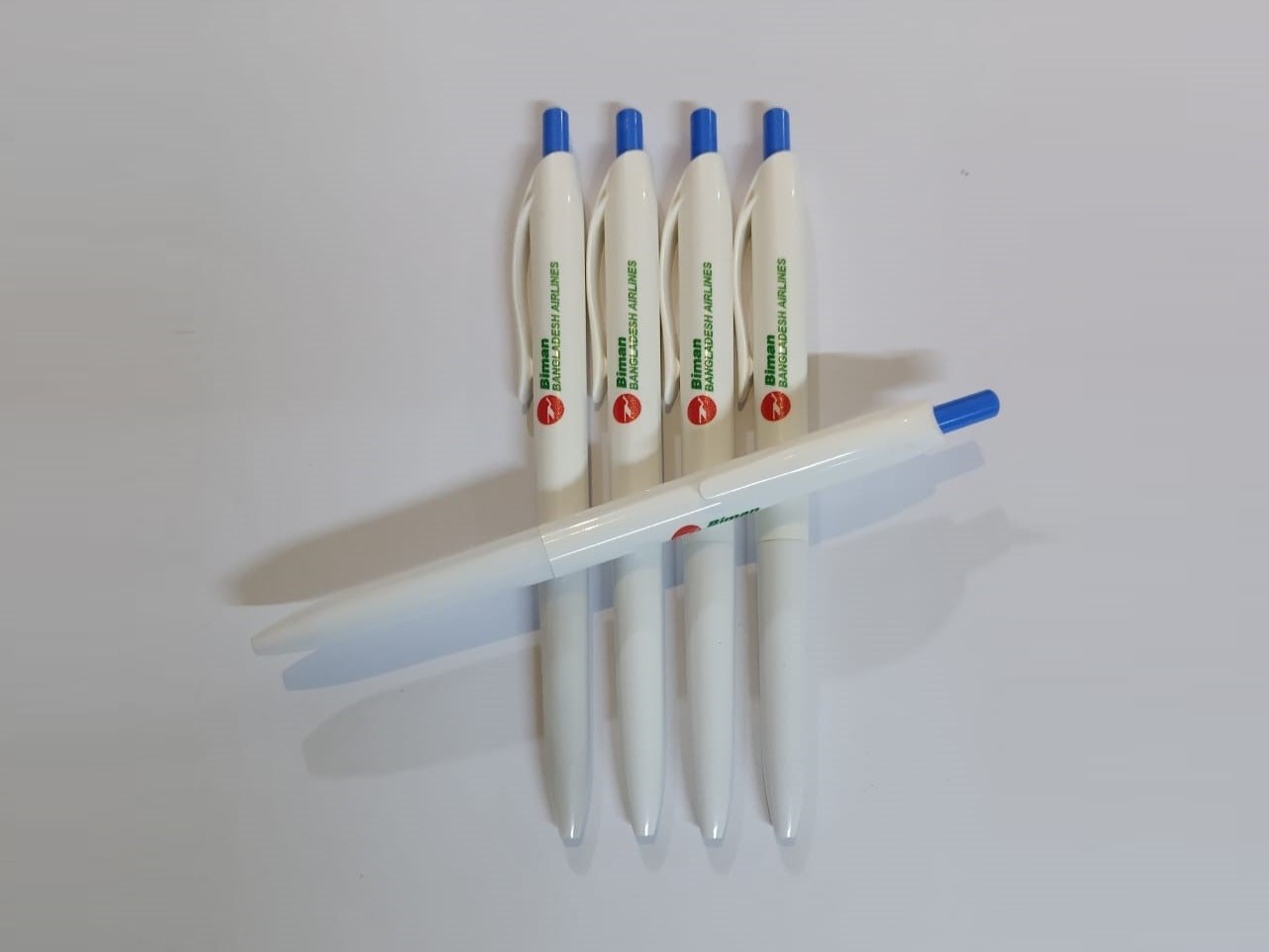 Retractable Ball Pen Black Ink Package of 05 Pcs BPEN006